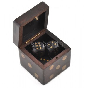Fa kockapóker szett, 6 db dobókocka eredeti fadobozban, 6,5x6,5x6 cm