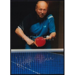 Jónyer István (1950-) asztaliteniszező aláírása fotón