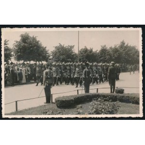 cca 1938 Rendőrök felvonulása, fotólap, 8,5×13,5 cm