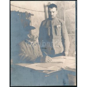 1915 Referálás közben Asanjában, az 5. Armeekommando a Szerbia elleni hadjárat idején. Hátoldalán feliratozott ...