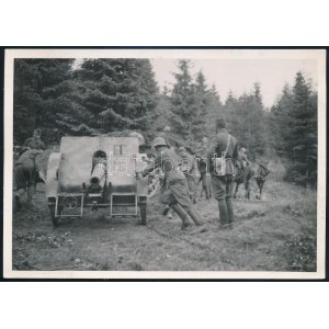1941 Előre az új tüzelőállásba orosz földön, hátoldalon feliratozott eredeti fotó, szép állapotban...