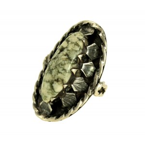 Srebrny pierścionek z kamieniem, Rytosztuka (19)