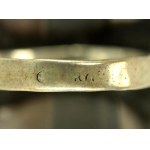 Srebrny pierścionek z kamieniem, Rytosztuka (19)