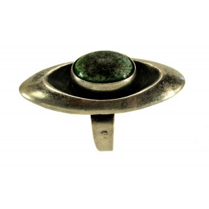 Srebrny pierścionek z kamieniem, Rytosztuka (20)