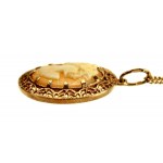 Gold camea pendant with chain, Warmet (30)