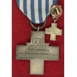 Krzyż Oświęcimski wraz z pudełkiem i miniaturą (145)