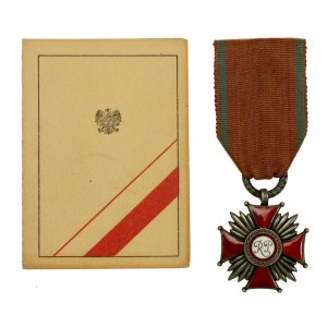 Srebrny Krzyż Zasługi z legitymacją na żołnierza 1946 r. (217)