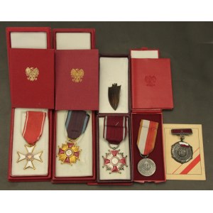 Poľská ľudová republika, súbor vyznamenaní (981)