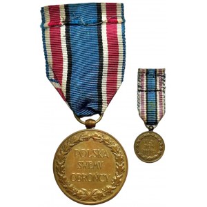 II RP. Medal Pamiątkowy za Wojnę 1918-1921 wraz z miniaturą.