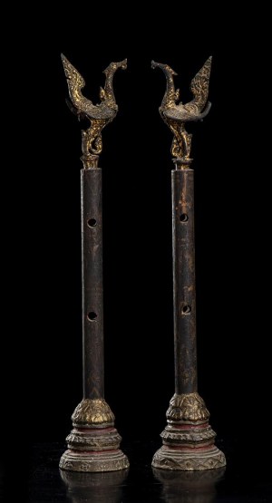 TWO PARTIALLY GILT WOOD SMALL COLUMNS WITH BIRD FINIAL - Thailand, 19th century