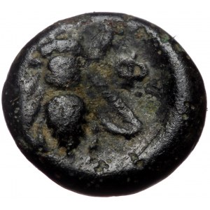 Ionia, Ephesos, AE, (Bronze, 1.45 g 10 mm), Circa 375-325 BC.