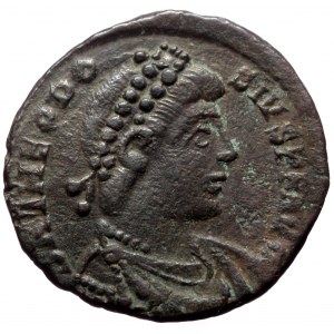 Theodosius I (379-395). AE. (Bronze, 5.51 g. 12 mm.) Nicomedia.