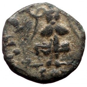 Theodosius II AE nummus (Bronze, ) Constantinople (?), 425-435.