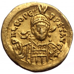 Leo I, AV, Solidus. (Gold, 4.39 g. 20 mm.) Constantinople. 457-474 AD.