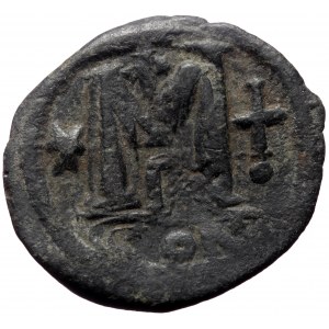 Justinian I. AE, Follis (Bronze, 15.97 g. 35 mm.) Constantinople. 527-565 AD.