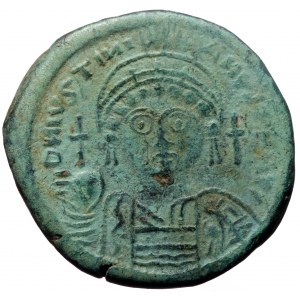 Justinian I. AE, Follis. (Bronze 14.97 g, 31 mm.) Constantinople. 527-565 AD.