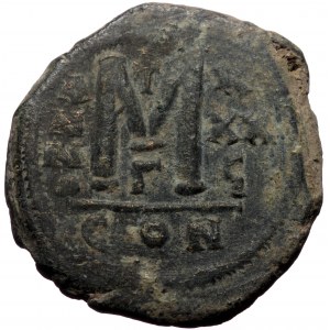 Justinian I. AE, Follis. (Bronze, 19.44 g. 34 mm.) Constantinople. 527-565 AD.