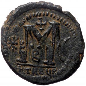 Justinian I. AE, Follis, (Bronze, 3.07 g, 32 mm) Theoupolis (Antioch), 527-565 AD.