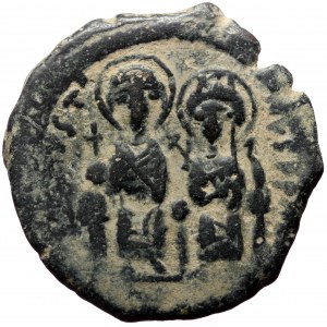 Justin II and Sophia, AE, Follis. (Bronze, 13.39 g. 33 mm.) Constantinople. 565-578 AD.