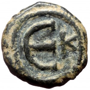Justin II, AE, Pentanummium, (Bronze, 2.58 g. 13 mm.) Constantinople (?). 565-578 AD.