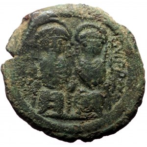 Justin II and Sophia, AE, Follis. (Bronze, 12.24 g. 29 mm.) Nicomedia. 565-578 AD.