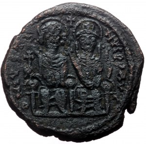 Justin II and Sophia, AE, Follis. (Bronze, 13.94 g. 28 mm.) Nicomedia. 565-578 AD.