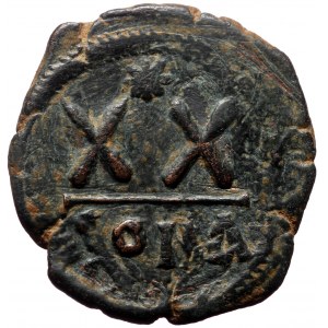 Phocas. AE, Half Follis. (Bronze, 6.32 g. 25 mm.) Constantinople, 602-610 AD.