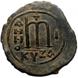 Phocas and Leontia. AE, Follis, (Bronze, 12.47 g. 36 mm.) Cyzicus. 602-610 AD.