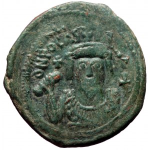 Phocas. AE, follis. (Bronze, 11.14 g. 30 mm.) Cyzicus. 602-610 AD.