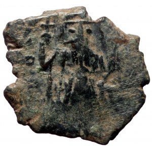 Constans II, AE, Follis, (Bronze, 3.13 g.20 mm.) Uncertain mint. 641-668 AD.