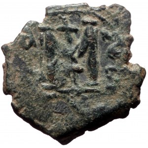 Constans II, AE, Follis, (Bronze, 3.13 g.20 mm.) Uncertain mint. 641-668 AD.