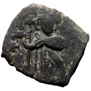 Constans II, AE, Follis. (Bronze, 3.80 g. 20 mm.) Constantinople, 641-668 AD.