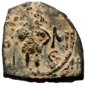 Constans II (641-668) AE follis (Bronze, 23mm, 3.25g) Anepigraphic, Constantinople, 659/60.