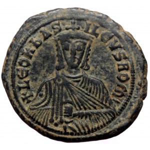 Leo VI. AE, Follis. (Bronze, 9.55 g. 28 mm) Constantinople. 886-912 AD.