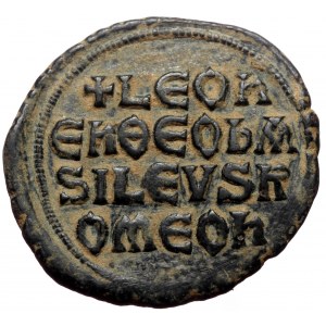 Leo VI. AE, Follis. (Bronze, 9.55 g. 28 mm) Constantinople. 886-912 AD.