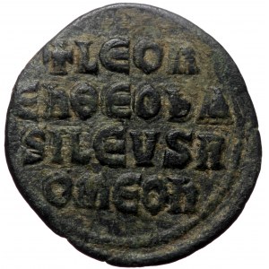 Leo VI. AE, Follis. (Bronze, 5.74 g. 25 mm) Constantinople. 886-912 AD.