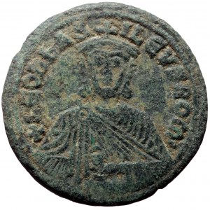 Leo VI. AE, Follis. (Bronze, 7.17 g. 26 mm) Constantinople. 886-912 AD.