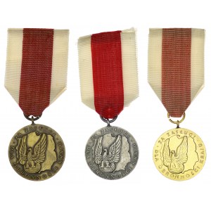 Polska, PRL, Medal Za Zasługi dla Obronności Kraju - zestaw 3 sztuki