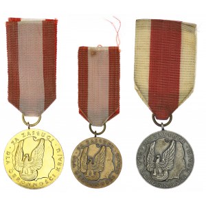 Polska, PRL, Medal Za Zasługi dla Obronności Kraju - zestaw 3 sztuki
