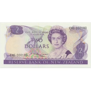 New Zealand, 2 Dollars (1985-89) - signature Russell - low number