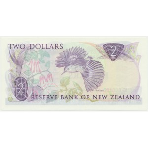 New Zealand, 2 Dollars (1985-89) - signature Russell - low number