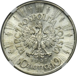 Pilsudski, 10 gold 1937 - NGC MS62