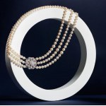 Pearl necklace with diamond clasp, 20th century.