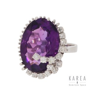 Ring with amethyst and diamonds, contemporary