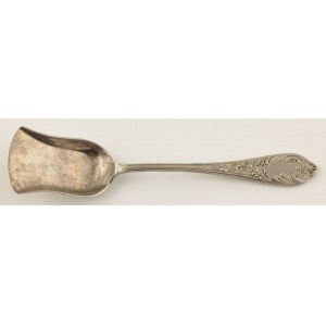 Sugar spoon Barocco style, early 20th century.