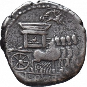 RUBRIA, Lucius Rubrius Dossenus, denár 57 př.Kr. , Poprsí Minervy / Triumfální quadriga