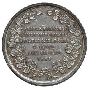 MEDAILE DLE AUTORŮ, Seidan Václav - položení základního kamene Národního divadla v Praze 1868. Budova divadla / ve věnci nápisy. Cín 34 mm