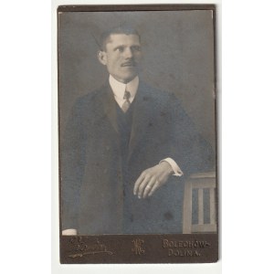 BOLECHÓW - Zofia. Portrét muže, karton, přelom 19. a 20. století, fotografický frontispis, signováno Zofia BOLECHÓW-DOLINA