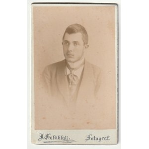 BRZEZANY - Goldblatt. Portrait of a young man, cardboard, late 19th/early 20th century, photo frontispiece, signed J. Goldblatt photographer, on verso an advertisement of the factory fot.