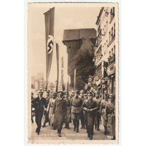 GDANSK. Postkarte, die den Besuch Adolf Hitlers in Danzig in Begleitung von NS-Würdenträgern zeigt, darunter der Danziger Gauleiter Albert Forster (1902-1952). Postkarte gesendet von Danzig nach Danzig am 20.04.1940.